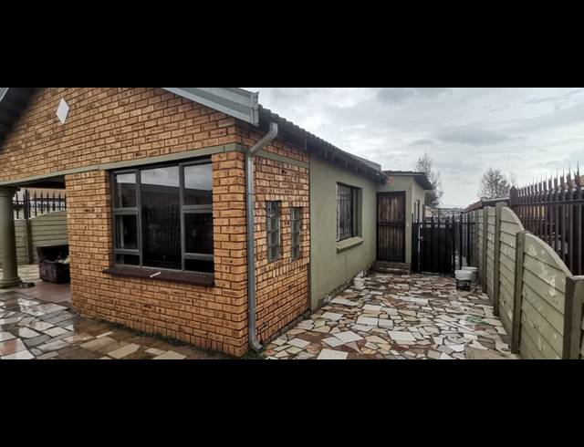 4 BEDROOM HOUSE FOR SALE IN EDEN PARK